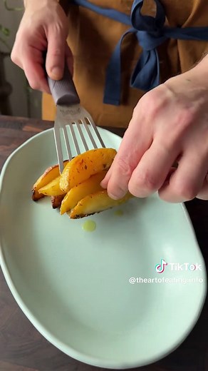 Delicious Greek-Style Lemon Potatoes Recipe