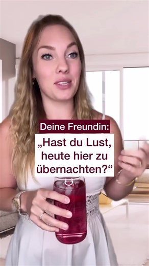 Boah, das Video hat mich jetzt selbst so krass getroffen … ich erinnere mich noch ganz genau an das Gefühl. 😔 „Es ist sooo riesig!“ Und dann wird das hässliche und verstaubte Teil rausgekramt… 🙁 Ist es nicht schade, was sowas in uns bewirken kann? Ich meine, wäre mir das Oberteil zu groß gewesen, hätte ich plötzlich einen mega Selbstbewusstseins-Schub und meine Freundin hätte sich schlecht gefühlt, dass ihre Kleidung an mir so locker sitzt. Mir kommt’s wirklich so vor, als würde man mit uns ne