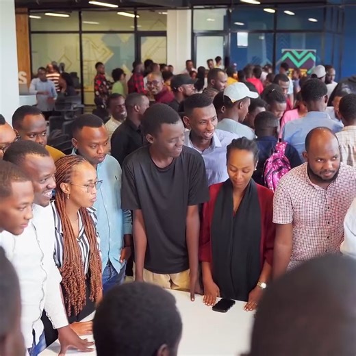 The global tech industry is hungry for talent and with the support of ALX, Kayonga Raoul is on track to meet that demand. Kayonga’s journey in the ALX Software Engineering programme is a testament to the power of community and dedication. Surrounded by a global network of learners and mentors, Kayonga is not just mastering the skills needed for today’s tech industry but is also preparing to lead in the world’s growing demand for skilled software engineers. Are you ready to join the ALX community