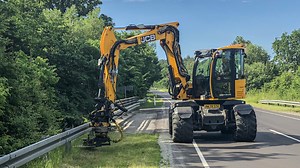 Our Barrier Mower RI 60 & 80 is designed for maintaining grass under guardrails and fences. The circular-shaped cutting head pivots around metal posts and trees. Allowing it to cut as close as possible to objects. The rubber around the mower protects it from damaging itself and other things. | GreenTec | Facebook