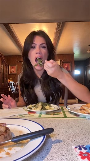 Leanna Nicole on Instagram: "Perfect lunch 🥰❤️ #laitalianprincess #italianamerican #longisland #newyork #foodie #italian #italianfood #nonna #explore #explorepage"