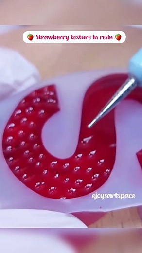 494K views · 5.4K reactions | This is fun way to elevate your resin pieces. Full video tutorial link is on the comment. Happy crafting! #resinsmallbusiness #resinwithme #resinforbeginners #resinhacks #resintheraphy #resintechniques #fbcrafters #hobbiesforhappiness #resinsecrets #HobbiesAndPassions | Ejoy's Art Space | Facebook
