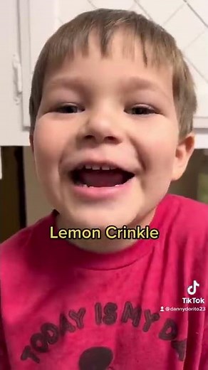 Trying this week's Crumbl Cookies Menu!