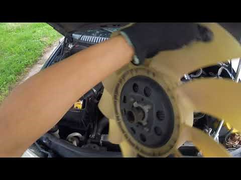 2004 ford explorer, how to remove the cooling fan easily without the special tool