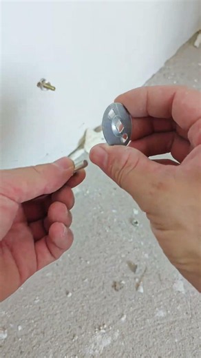 A detailed door stop installation process. Does it hold? #Wooden Door #On-site Construction