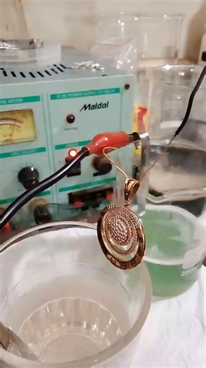 Instant color shift. ✨ Real electroplating process. Natural sound.#electroplating #goldplating #metaltransformation #craftsmanship #satisfyingprocess | Asep Surahman Khoerunnisa