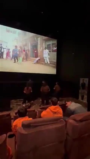 #Noida fans unleashed their excitement at #Dunki FDFS with a stunning dance to #LuttPuttGaya. The song's catchy beats and dance steps are making waves worldwide. | Shah Rukh Khan Fan Club - SRK Universe