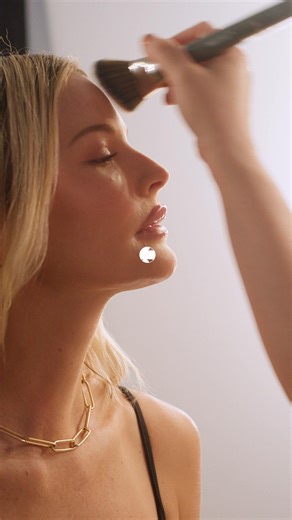 Come home to clothes washed, dried and ready to wear with the Bespoke AI Laundry Combo™. | Samsung