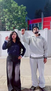Jon Daniel and Nayo dance — não é nada de pega pega