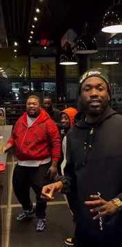 Meek mill having a Philly steak at one of Philadelphia’s BEST Steak houses #meekmill #hiphop #rap