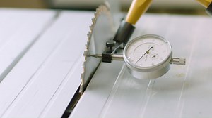 1.7K views · 23 reactions | Inställning av sågvinklar med specialverktyg. Bara en av anledningarna till att vända dig direkt till Festool. Festool Originalservice får dina maskiner att leva längre Läs mer: https://www.festool.se/service/fri-originalservice | Festool | Facebook