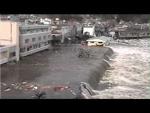 津波の引き波で海底が露出する映像 [TSUNAMI JAPAN 3.11/2011]