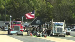 329K views · 1.2K reactions | Peterbilt vs. Peterbilt loaded semi drag racing in Lufkin, TX | Motorsports Mayhem | Facebook