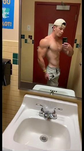 Life’s been a struggle lately but that’s just another reason to push even harder #fyp #fypシ #DrPepperTuitionContest #physique