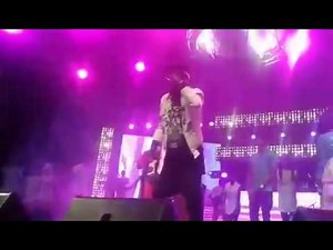 Petit denis au concert des 20 ans de Yode et Siro