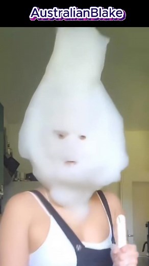 She went full concert energy 🔥🎶 and then something happened that wasn’t in the script 💀😂 #funny #fails #funnyfails #singingfail | AustralianBlake