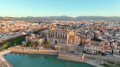 Palma de Mallorca: Drone flight over stunning Mediterranean capital