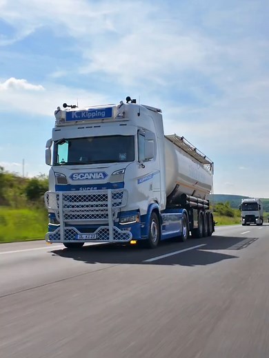 Scania: Il Camion Iconico dell'Italia