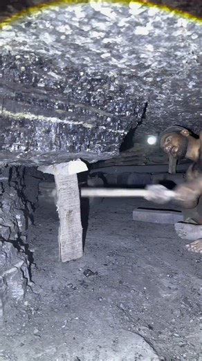 underground black Diamond Mining 💎 ⛏️