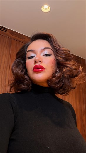 Militza Yovanka Milica Jankovic on Instagram: "Ma fille d’amour vas avoir une sacre collection de sac haha ! J’adore cette collection co crée par @chloe_letellier X @baubeau_paris ! 🥰♥️ #unboxing #bagunboxing #sacamain"