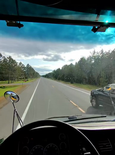 Imagine getting passed by a 77 passenger school bus! #voiral #top #usa | Nick2nite