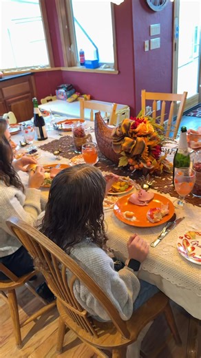 It’s not a phase mom… it’s a lifestyle! 🥤🥤🥤 - - - #soda #foodtruck #food #albanyoregon #oregon #corvallis #dirtysoda #foodie #sodapop #pnw #thanksgiving | Carbon8