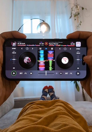 Shape Your DJ Sets with djay Neural Mix