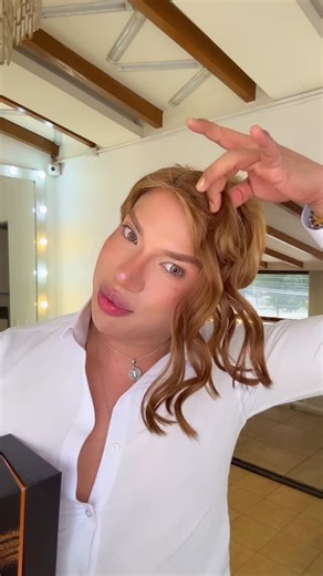 Héctor 💫 on Instagram: "Tutorial de onditas con mi súper plancha que amooo 🫶🎁😍 Pídela ahora ! #0979263555 solo por hoy con el 30% dsct 👏🙀🎁"