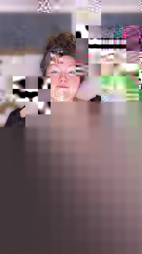 16K views · 463 reactions | Lâcher la télé ça a été la meilleure décision de ma vie honnêtement. Ça m’a libéré tellement de temps pour… que je m’arrache les cheveux devant la machine à coudre  | Mathilde | Facebook