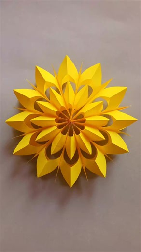 DIY Beautiful Paper Snowflakes for Christmas