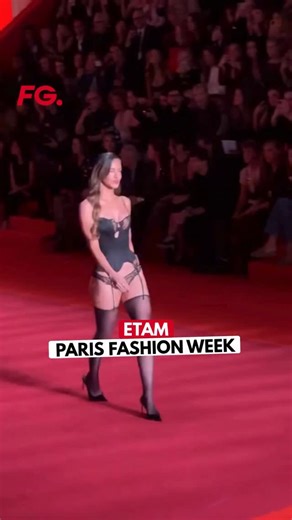 #FASHIONWEEK : Le défilé #ETAM a une nouvelle fois enflammé la Fashion Week avec un show spectaculaire 🎀 Un rendez-vous incontournable qui réunit chaque année stars, créateurs et performances lives ✨ | Radio FG