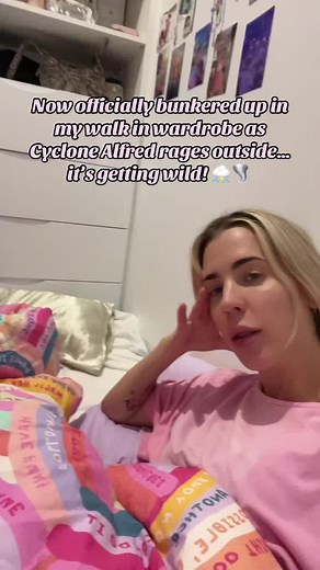 Cyclone Alfred Panic: Intense Wind and Weather Update