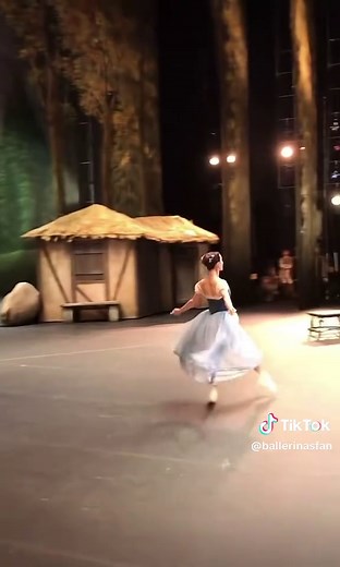 Marianela Nunez & Roberto Bolle in Giselle Entrance