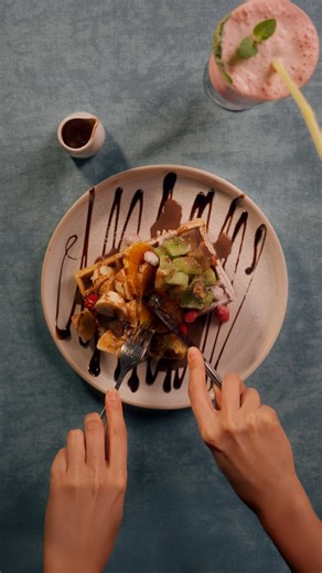 HolidayInnTashkent on Instagram: "Nonushta uchun xushbo‘y pishiriqlar likopchangizda muntazir Mehr bilan tayyorlangan pishiriqlarimizni tatib ko‘ring va baxo bering. Nonushta zavq bilan boshlansin☀️🥐 Nonushta vaqtlari: 🔸 ish kunlari - 7:00 dan 10:30 gacha, 🔸 dam olish kunlari - 7:00 dan 11:00 gacha. Sokin suhbatlar va nafis ta’mlar maskani. 📍 Sonet Restaurant, Tashkent City Park manzarasiga qaragan terassa 📞 Stol band qilish: +998 71 205 22 21 ___________________ Ароматная выпечка для завтр