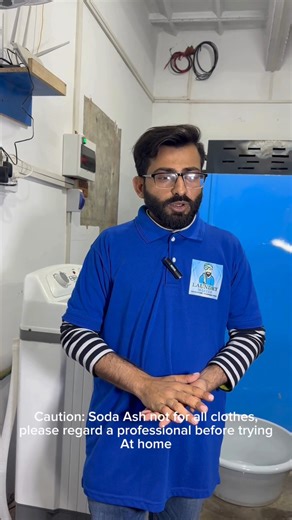 Laundry Master on Instagram: "Tips & Tricks: How to Remove Oil Stains from Clothes 🧼✨ By Laundry Master Oil stains can be stubborn—but with the right steps, they don’t have to be permanent. Here are some proven tips to save your favorite outfits: 🛢️ Act Fast Blot (don’t rub) excess oil with a paper towel as soon as possible. 🧂 Use Absorbents Sprinkle baking soda, cornstarch, or talcum powder on the stain. Leave for 15–30 minutes to absorb oil, then brush off. 🧴 Dishwashing Liquid Magic Apply