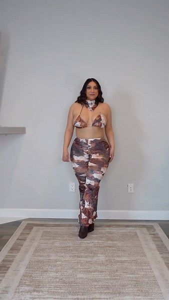 Nancy Hernandez (@lusciousnancy) - Pants Set Try-On for Festival Outfits Inspiration