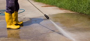 How to Spring Clean Your House's Exterior | DoItYourself.com