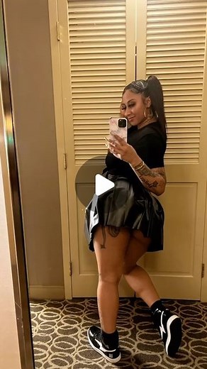 MELLY 🦄🌈 on Instagram: "🖤"