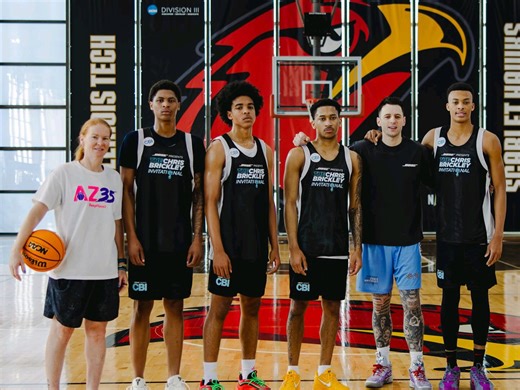 2025届路易维尔Mikel Brown与阿肯色Meleek Thomas参加Brickley邀请赛训练