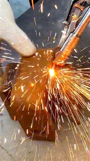 Super Fast Smooth Handh Laser Welding Mechine Kaihuan. #welding #handheld #lasertools #rotatinglaser