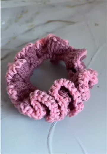 Cute crochet scrunchie #Crochet #Scrunchie