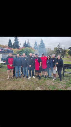 San Jose Fire Fighters had a great weekend giving back to our community! We served over 2,500 burgers at @senatordavecortese Picnic by the Lake — a fantastic event bringing together community members and local stakeholders. Thank you to @calfiresculocal2881 for bringing out your Fire Engines! We also joined Councilmember @domingocandelasd8 at the Fall Family Festival, connecting with neighbors and families throughout the day. We’re proud to serve — not just on duty, but in our community every ch