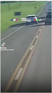 Hay gente que debería tener prohibido manejar 🤦🏽‍♂️🚗🚫 www.revistacodigos.com | Códigos