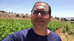 Chateau Kefraya É uma venícula situada próximo a Zahlé no Vale do Bekaa. Excelente relato ! By Elias Chehade | O Líbano e seus encantos لبنان وسحره