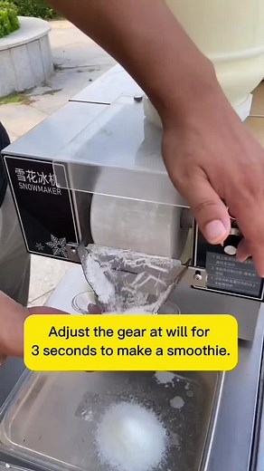 I want to know the boss of the snowflake ice machine and watch the video. #Ice #icemachine #Factory #Commercial #Sorbet#Smoothie machine#Ice cream#Ice lolly#Ice shaved ice machine#Set up a stall