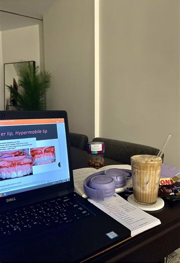 Studying for your last exam hits different 🎓⌛️