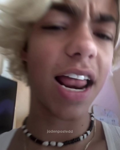 Malachi Barton Speaking Spanish | Los Pollos Hermanos Family