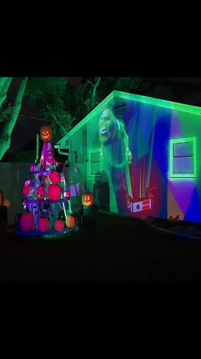 Ghostbusters projection show #ghostbusters #projectionmapping #halloweendecor #atmosfx #fyp #tiktok #halloween