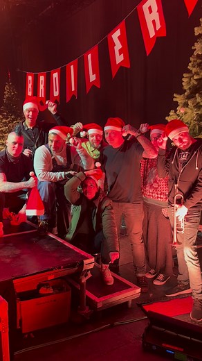 Frohe Weihnachten, Merry Christmas und Mele Kalikimaka von der Familie Broilers | Broilers