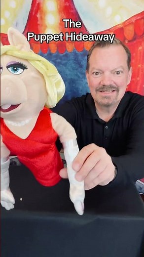 Puppet of the Day – Miss Piggy made for The Disney Stores – The Puppet Hideaway with Eric Thomsen